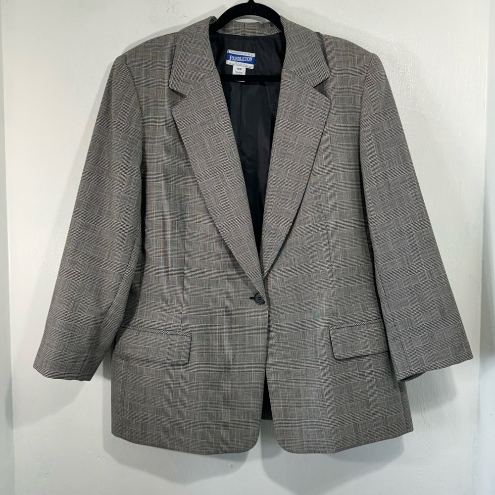 Vintage Pendleton 100% virgin wool preppy plaid black and white blazer.Size 18W